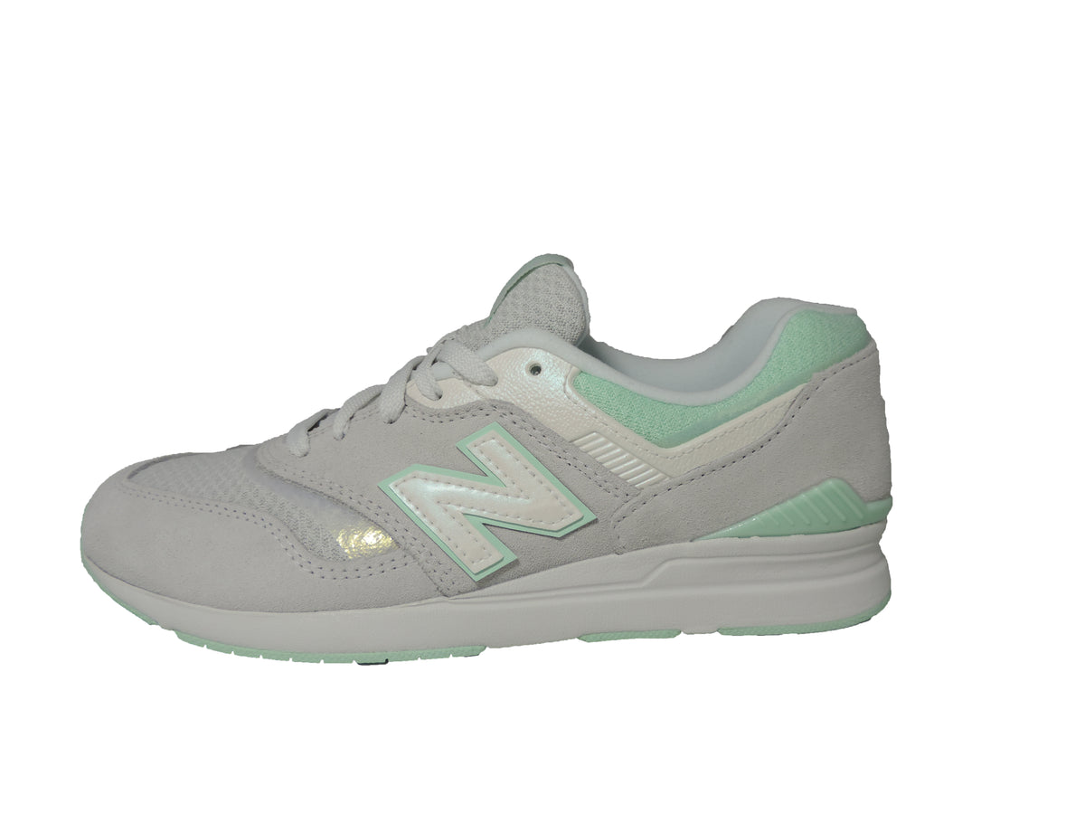 New Balance Women's 697 Sneaker WL697PTT