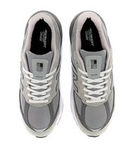 New Balance Women's W990GL5 Color Grey