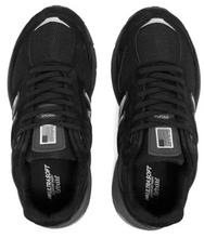 New Balance Women's W990BK5 Color Black