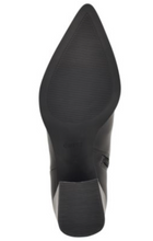 Guess  Women's Lusera Color Black - Got Your Shoes