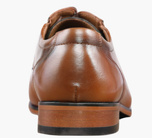 Guess Men's Sulai Cap Toe Oxford Color Dark Natural