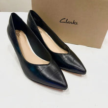 Clarks Violet55 Court Women's Heels Color Black Croc